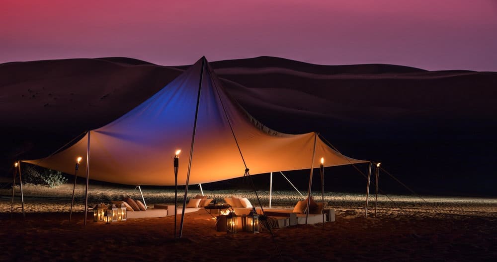 Glaming de luxe désert sous tente