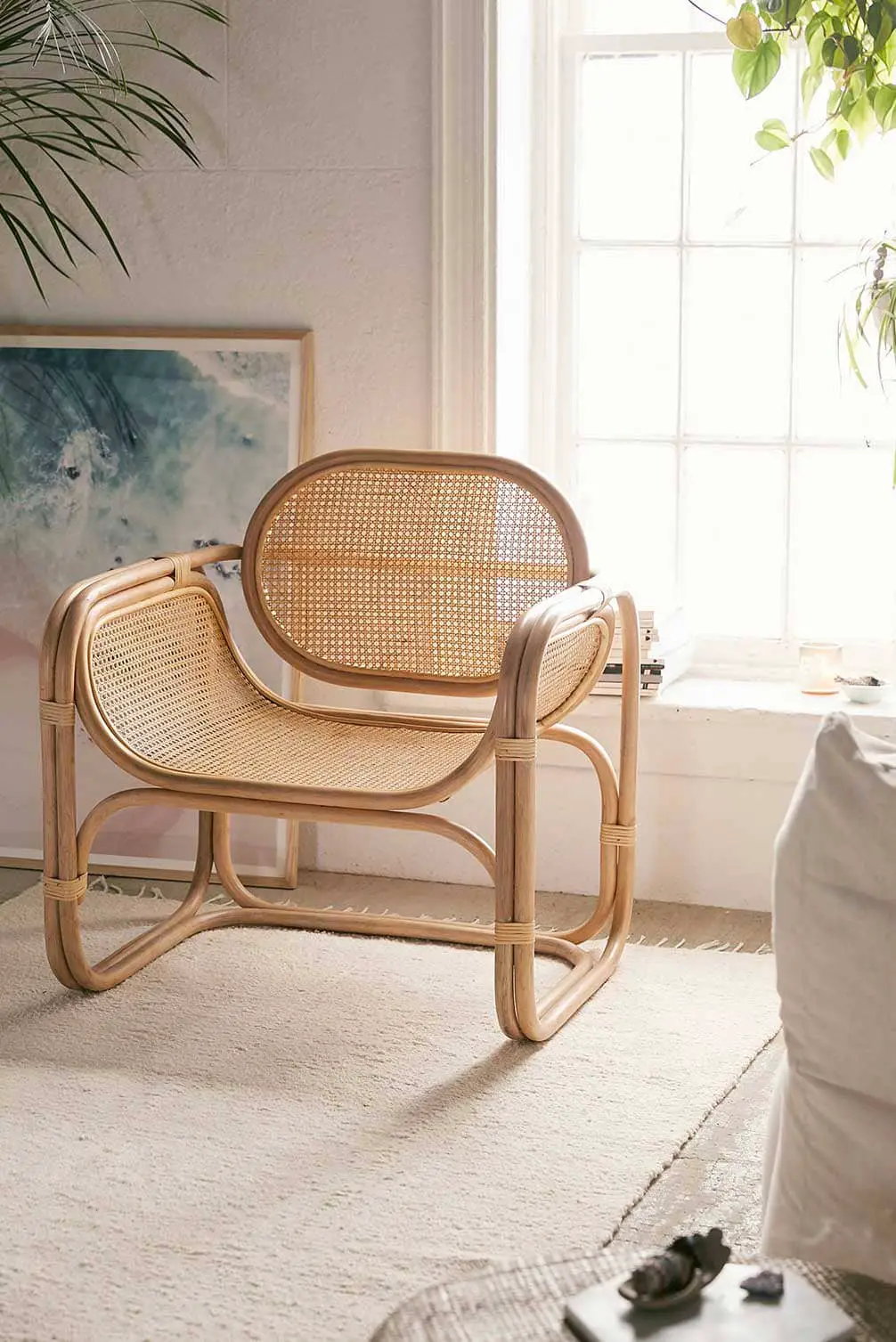 Idée de fauteuil arrondi en cannage et bambou - Decorazine.fr